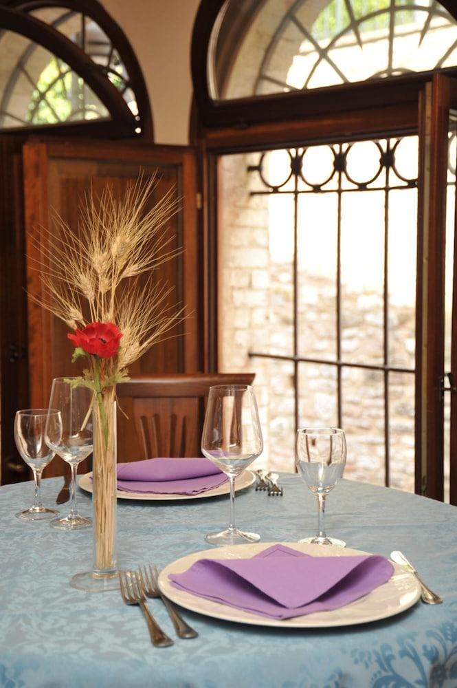 Albergo Ancajani Assisi Exterior photo