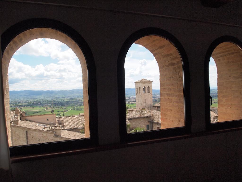 Albergo Ancajani Assisi Exterior photo