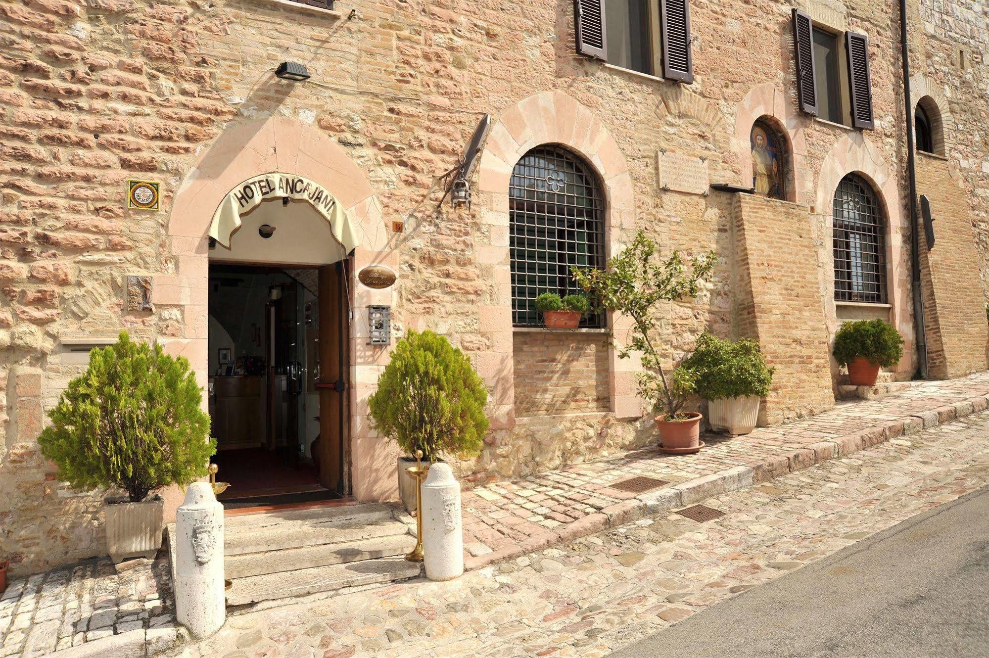 Albergo Ancajani Assisi Exterior photo