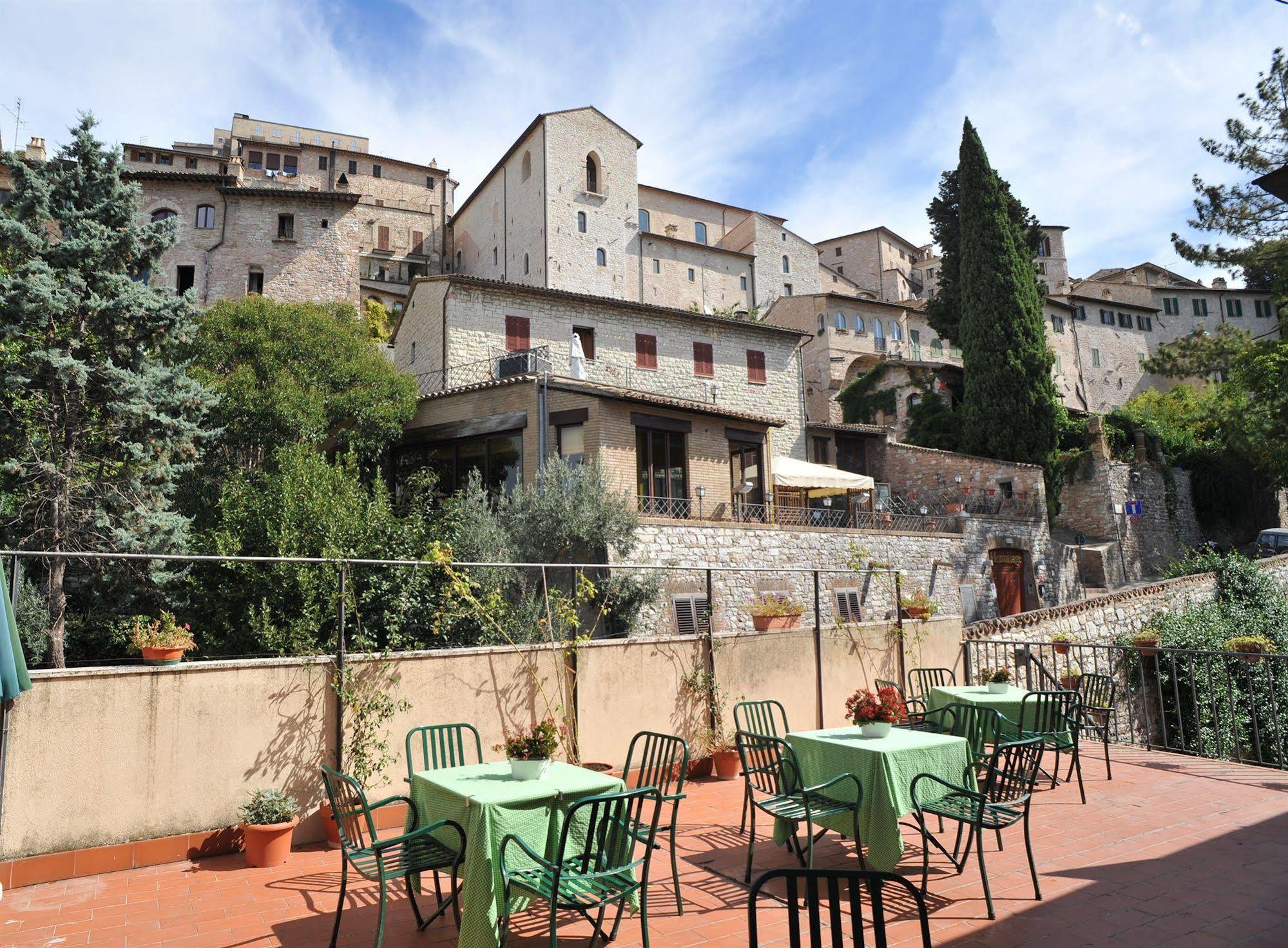 Albergo Ancajani Assisi Exterior photo
